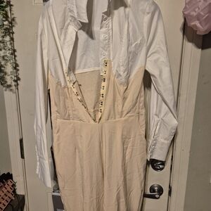 chic White Button-Up Blouse